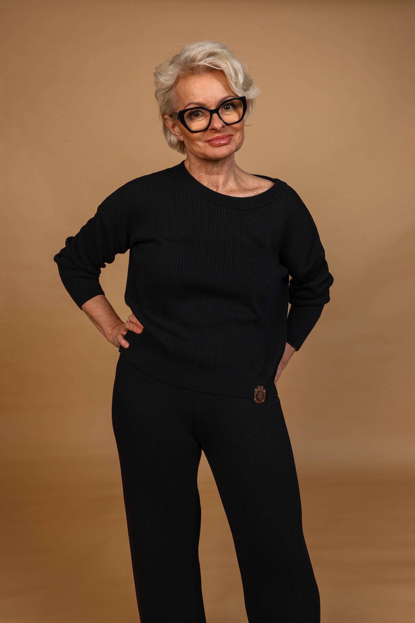 Spodnie ażurowe z rozcięciem po bokach Ażur