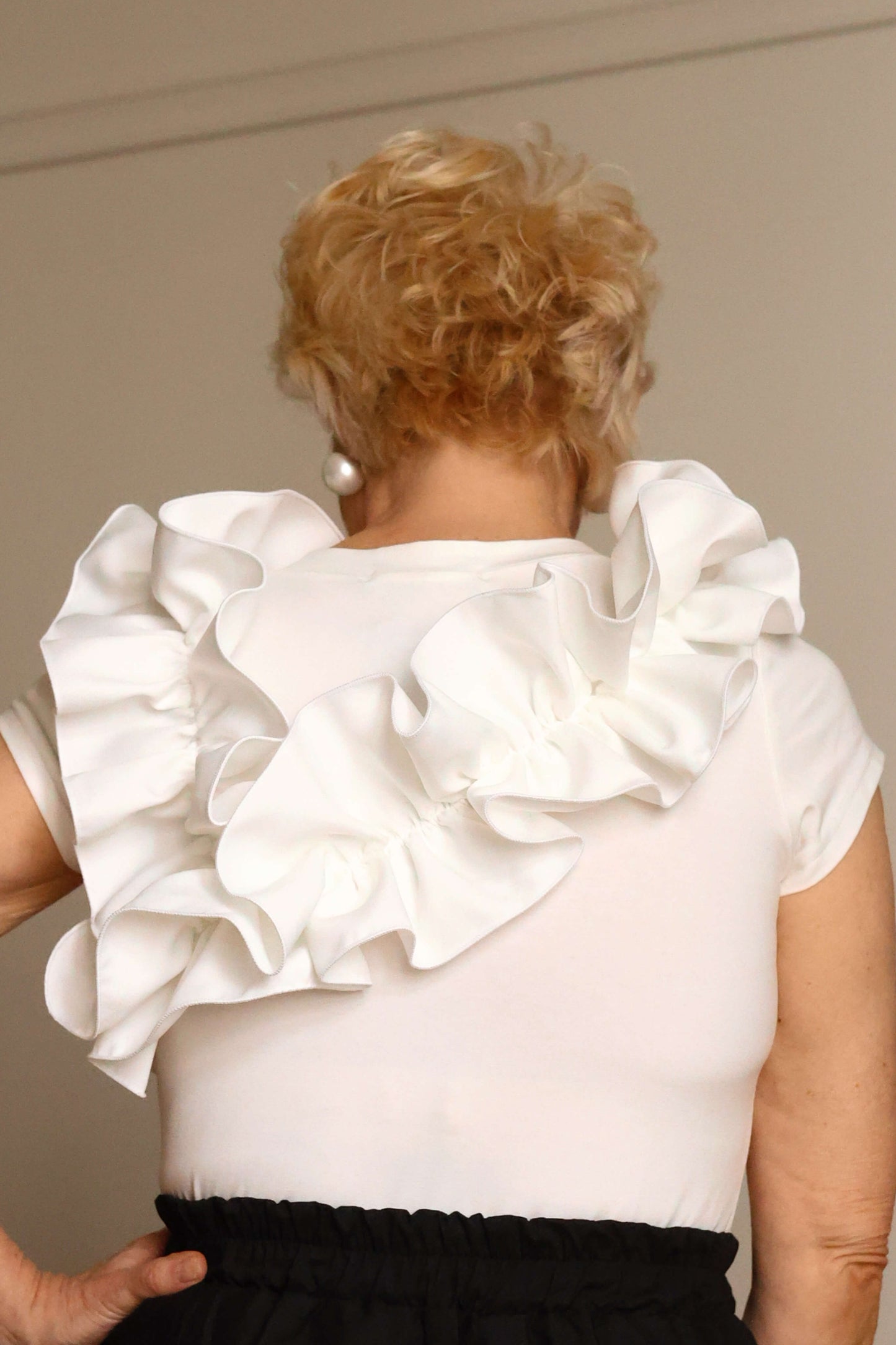 Bluzka z falbankami Belle