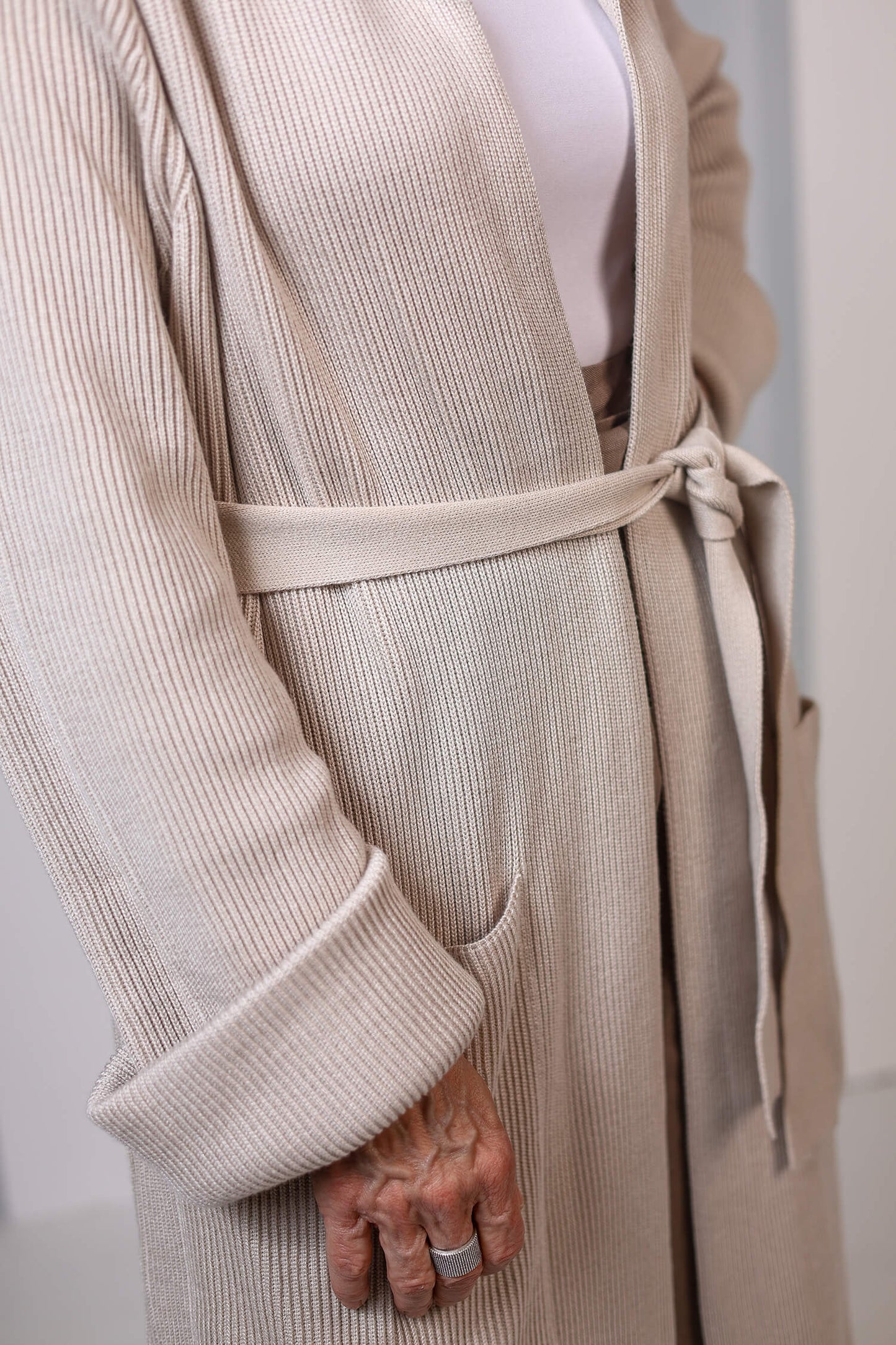 Długi kardigan z dwoma kieszeniami Hanna